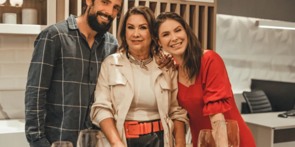 Selma Zarpellon e seus filhos Driellen Zarpellon e Rafael Zarpellon