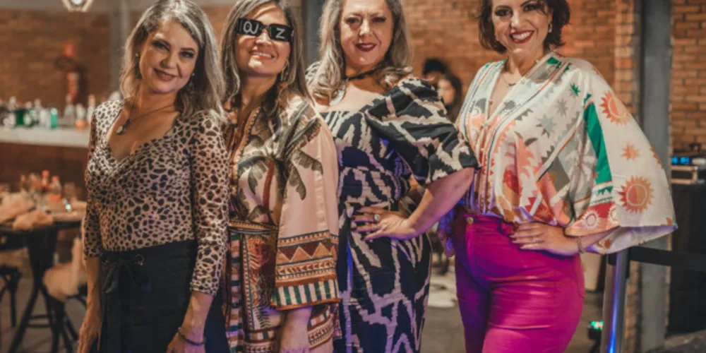 Tania Sviercoski, Elisangela Januário, Kátia Deschk Gomes  e Michelli Deschk