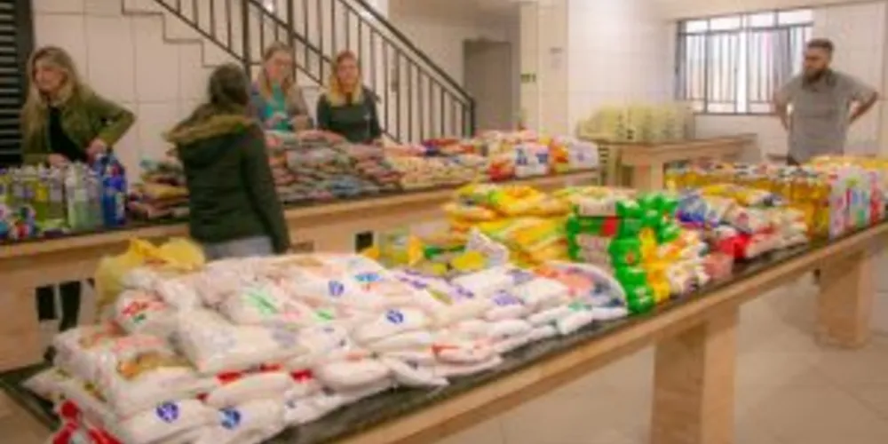 A arrecadação de alimentos chegou a 1,7 tonelada.