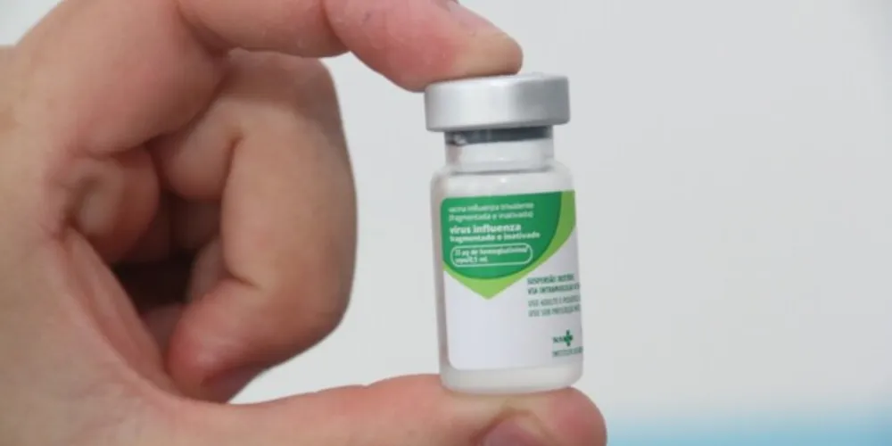 A aplicação poderá ser feita em 21 salas de imunização do município, com atendimento de segunda a sexta, das 9h às 12h e das 13h às 16h.