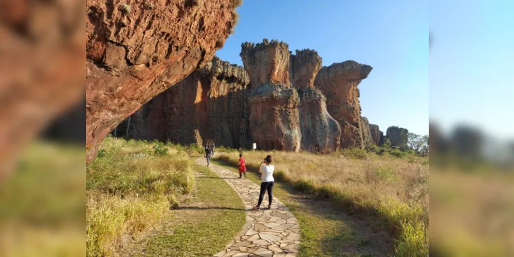 Parque Estadual de Vila Velha, recebeu mais de 4 mil pessoas nos dois períodos