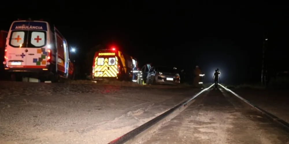 Acidente aconteceu na madrugada desta quinta-feira (28).