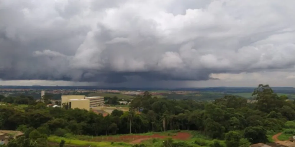 Apesar das fortes chuvas e da baixa temperatura, não há previsão de geada