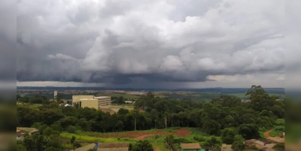 Apesar das fortes chuvas e da baixa temperatura, não há previsão de geada