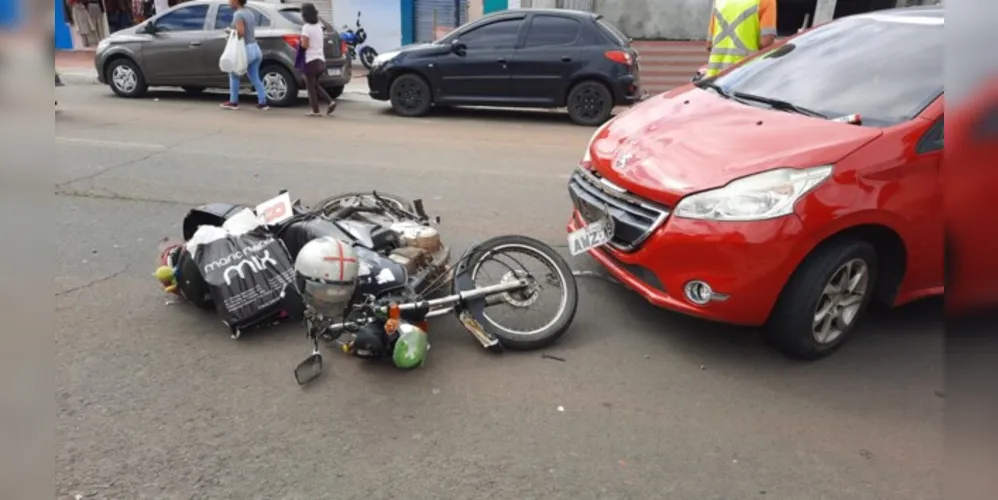 Acidente mobilizou equipes do Corpo de Bombeiros no bairro Neves