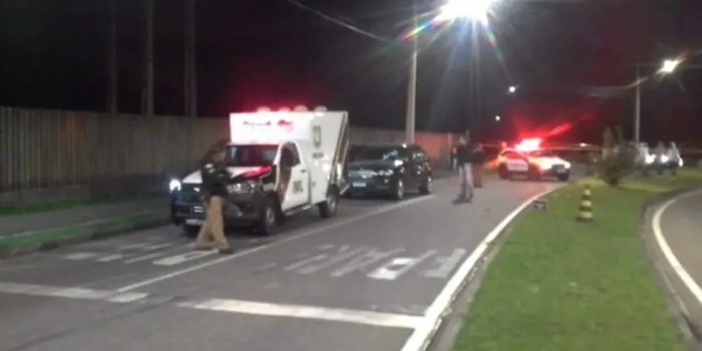 Imagem ilustrativa da imagem Casal morre após  BMW ser alvo de tiros de fuzil no PR