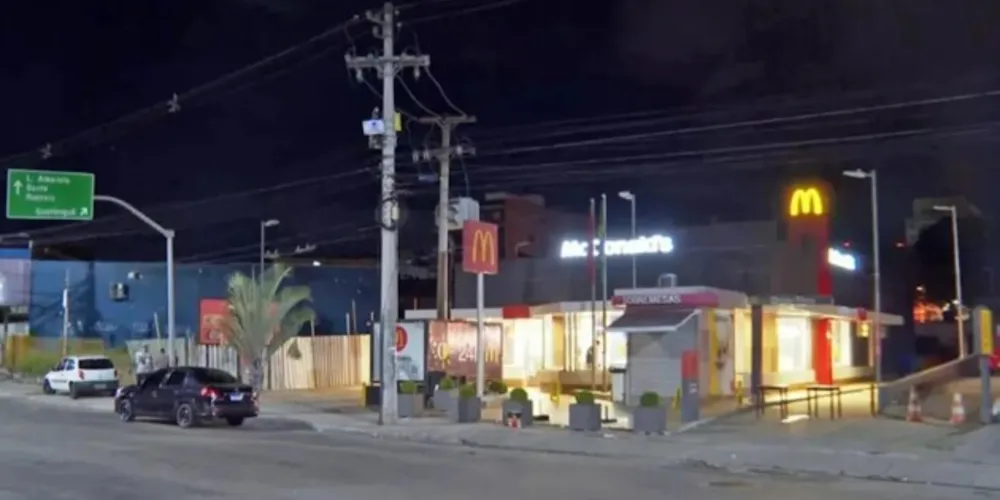 Jovem de 21 anos foi ferido com tiro na barriga