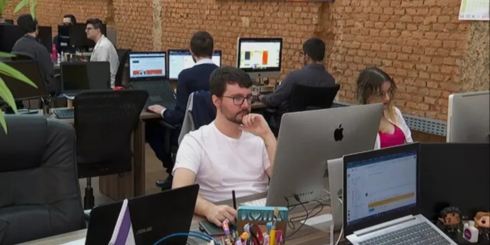 Além de manutenção nos salários, funcionários ganham R$ 400 para gastar com shows, cinema e teatro