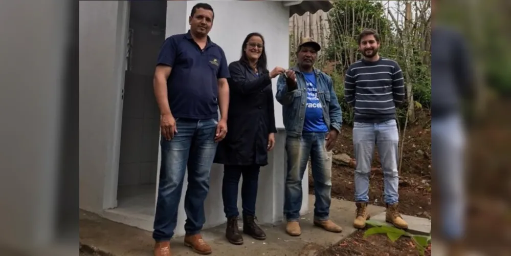 Projeto consiste na construção de instalações sanitárias padronizadas, com local próprio para banho, lavatório e vaso sanitário