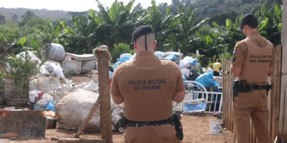 Feto foi encontrado pela proprietária de uma empresa de recicláveis quando fazia a separação de materiais