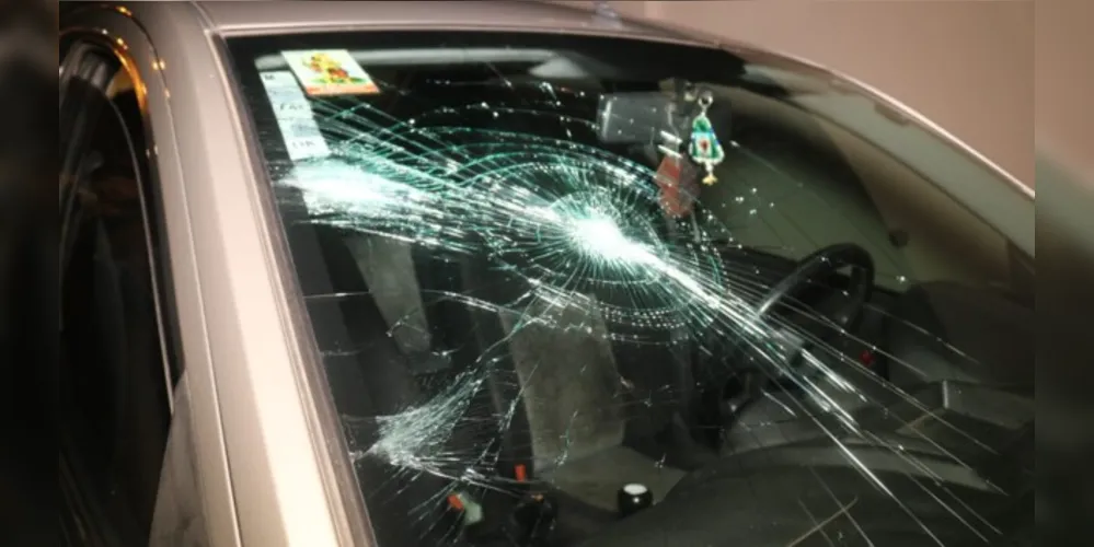 A colisão foi em um cruzamento na região central de Ponta Grossa.