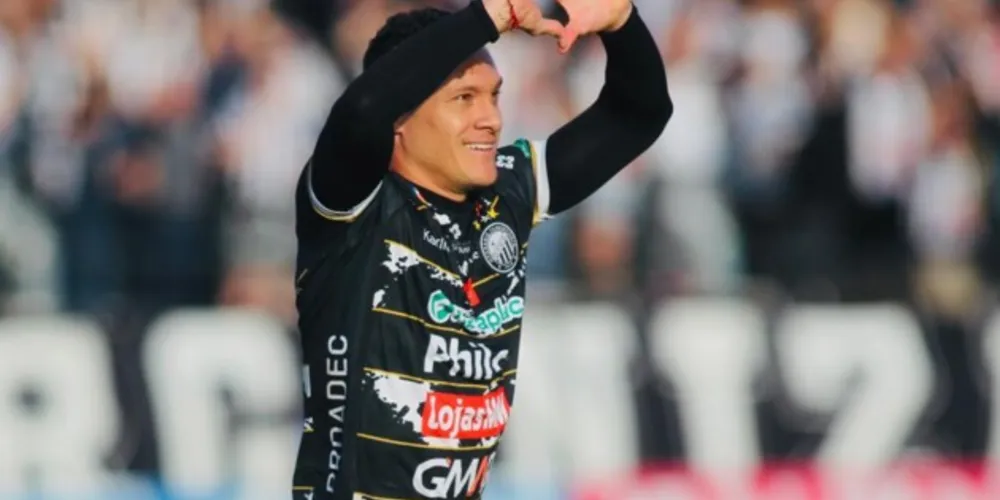 Meia Javier Reina deve ser confirmado no time titular do Fantasma na partida deste sábado (21).