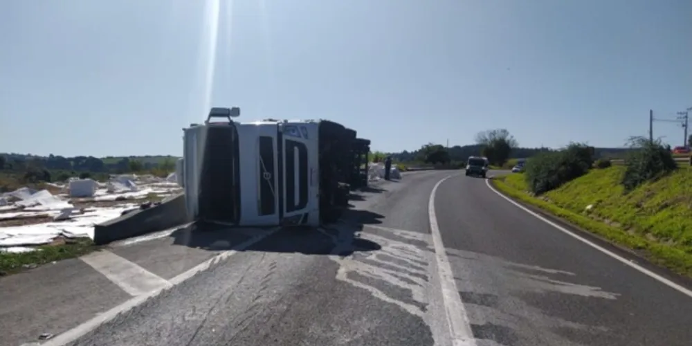 Segundo PRE, uma das pistas ficou parcialmente interditada