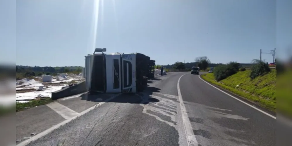 Segundo PRE, uma das pistas ficou parcialmente interditada