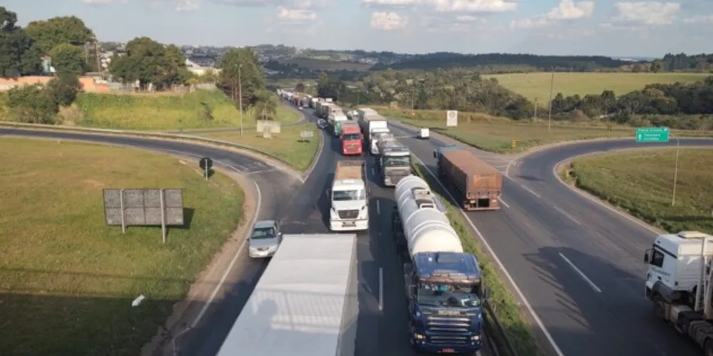 Congestionamento está sendo registrado na pista sentido norte do Paraná.