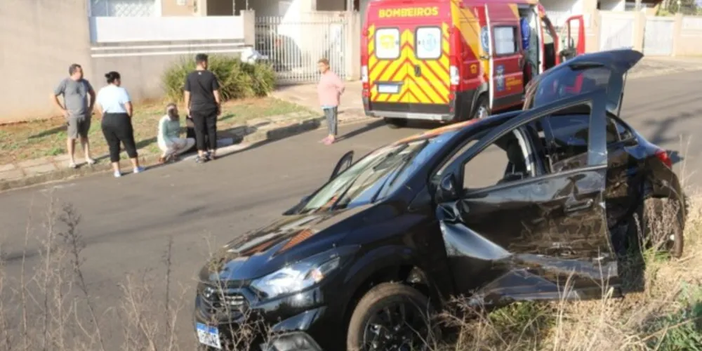 Colisão deixou, pelo menos, três pessoas feridas. Os passageiros foram encaminhados para a UPA Santana.
