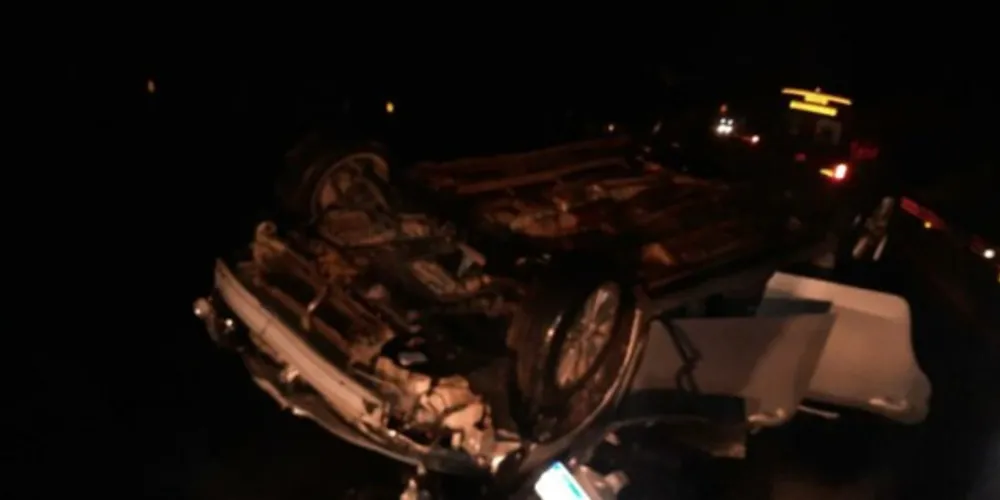 Capotamento foi registrado na PR 151 km 219 +500m