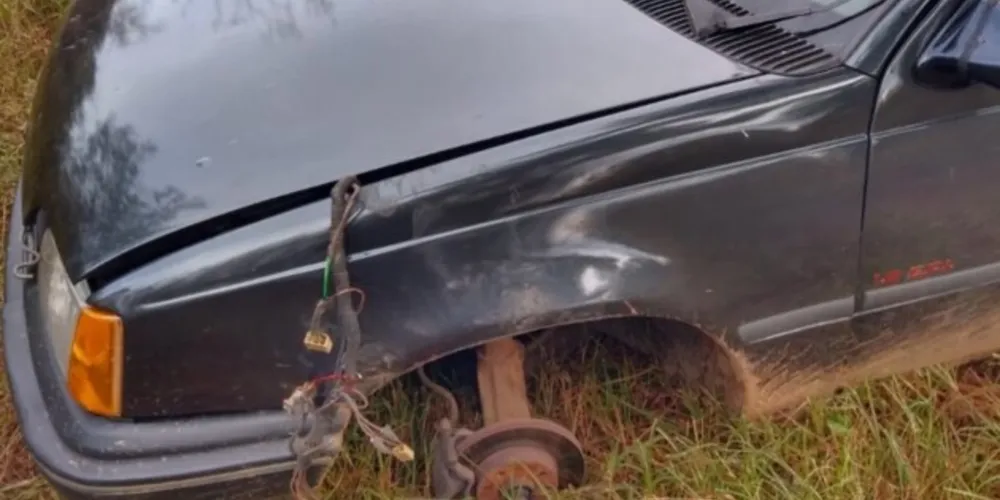 Carro foi encontrado no final da tarde deste sábado em Ponta Grossa