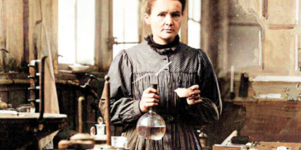 Foi a primeira pessoa e única mulher a conquistar dois Prêmios Nobel e a única pessoa a conquistar o Nobel em duas áreas distintas da ciência: química e física.