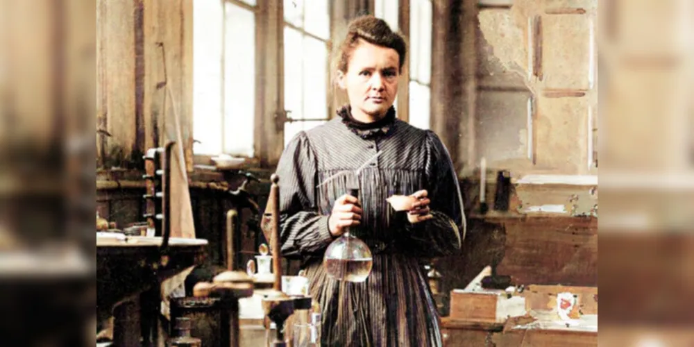 Foi a primeira pessoa e única mulher a conquistar dois Prêmios Nobel e a única pessoa a conquistar o Nobel em duas áreas distintas da ciência: química e física.
