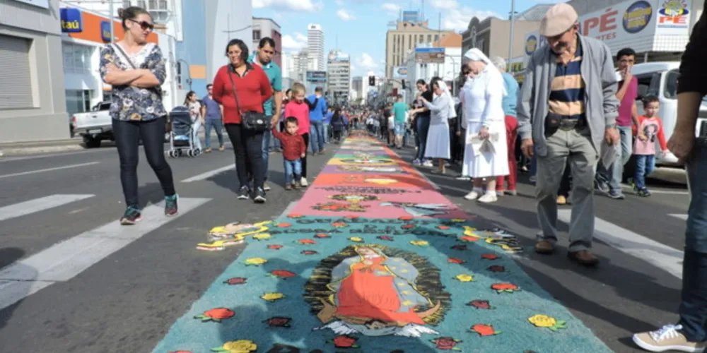 Imagem ilustrativa da imagem Corpus Christi leva mais de 50 mil fiéis para as ruas de PG