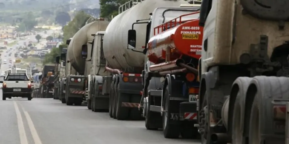 Entidade avalia que o aumento se deve à política de preços da Petrobras que vem causando "caos econômico"