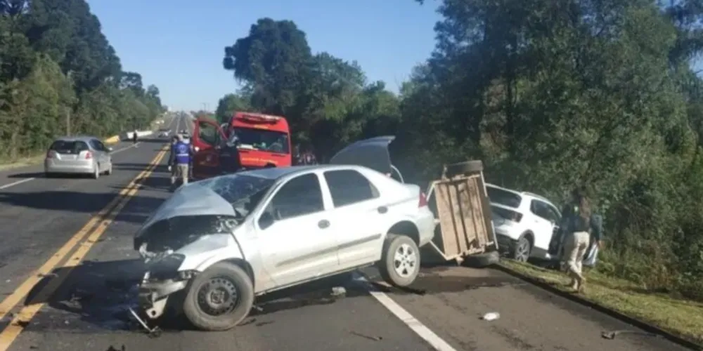 Acidente ocorreu na cidade de Irati e mobilizou equipes de socorro