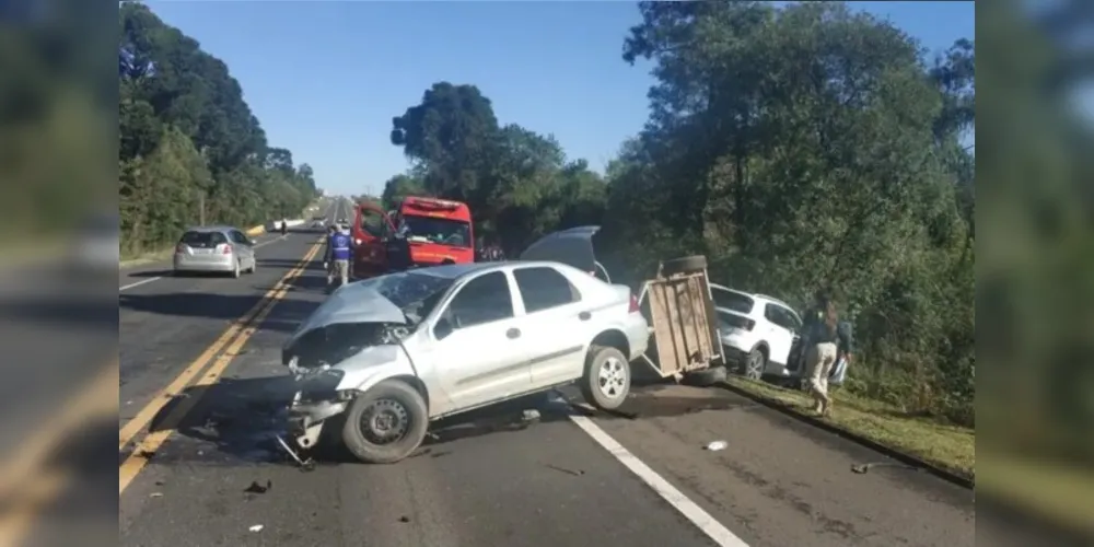 Acidente ocorreu na cidade de Irati e mobilizou equipes de socorro