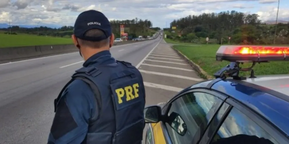 A vítima, um homem de 43 anos, foi socorrido pela equipe e estabilizado até a chegada do médico e socorristas do SAMU