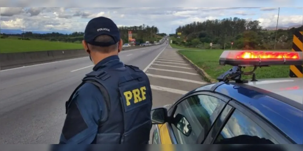 A vítima, um homem de 43 anos, foi socorrido pela equipe e estabilizado até a chegada do médico e socorristas do SAMU
