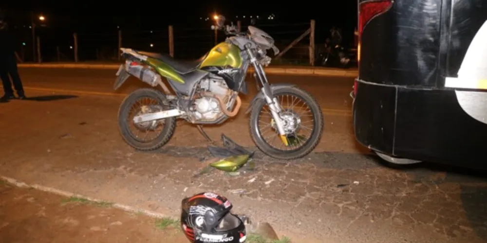 Acidente aconteceu na noite desta quarta-feira (22), na rua Valério Ronchi