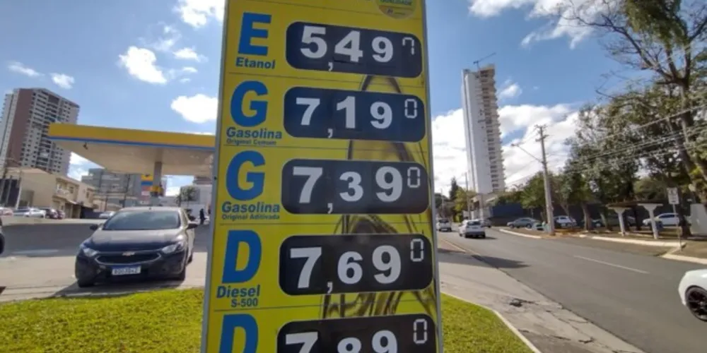 Alguns postos já estão vendendo gasolina entre R$ 0,30 e R$ 0,40 mais barata