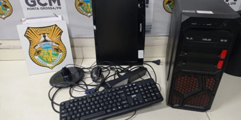 Ocorrência foi na noite deste domingo (03) e terminou com o suspeito pelo crime detido pela Guarda Municipal