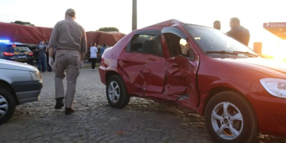 Colisão ocorreu na Avenida Souza Naves na tarde desta quarta-feira (6)