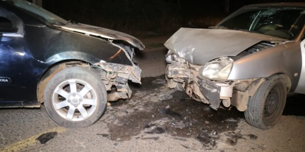 Embriaguez foi confirmada após realização do teste do bafômetro; uma mulher ficou ferida e precisou ser levada ao hospital