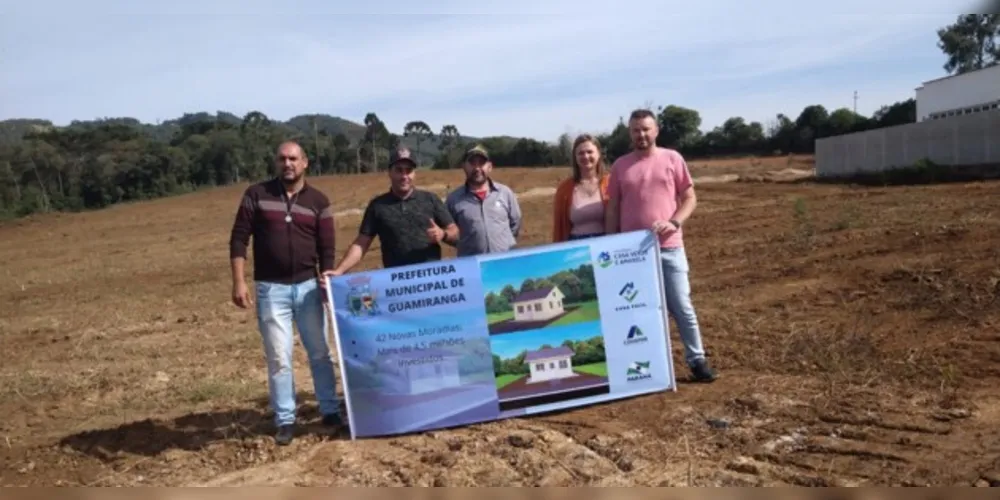 Prefeito Marcelo Leite esteve no local das obras; processo de terraplanagem começou nesta segunda-feira (11)