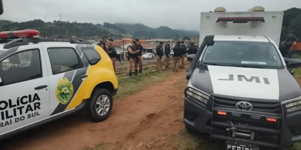 Crimes foram cometidos na manhã desta terça (13), na Vila Dalcol, e mobilizam a Polícia Militar neste momento