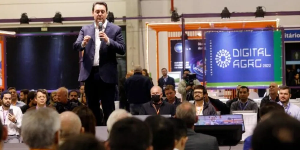 Governador Carlos Massa Ratinho Júnior discursando no evento.