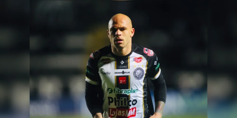 Silvinho retorna ao time titular após ficar duas semanas no Departamento Médico.