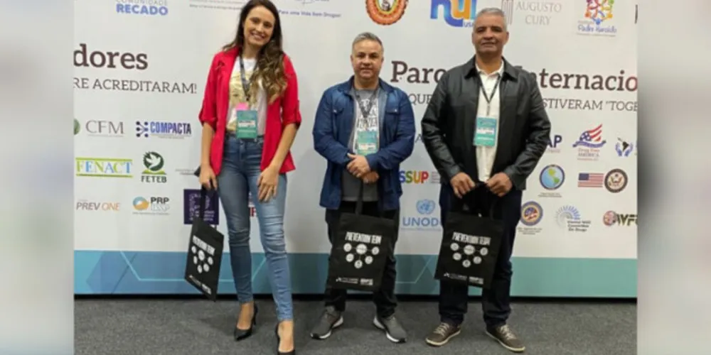 Representantes da Comunidade Terapêutica Esquadrão da Vida e COMAD