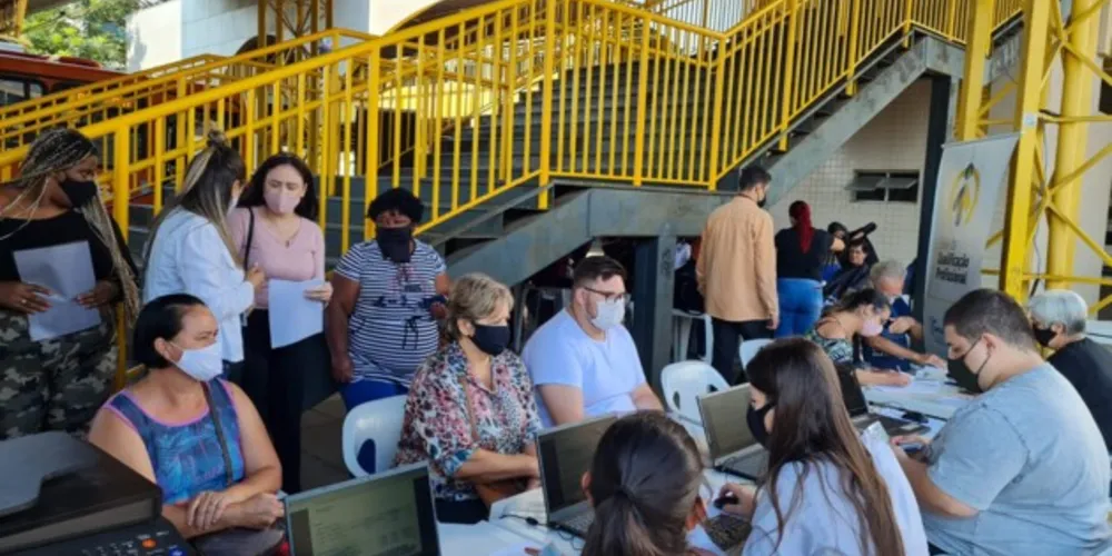 Serão ofertadas mais de 400 vagas de emprego, oportunidades de estágio remunerado, orientações para a confecção de currículos, carteira de trabalho digital, cortes de cabelo gratuitos entre outros serviços.