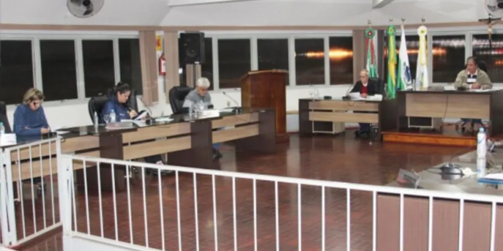 Recursos provenientes de superávit financeiro devem custear a realização de obras, serviços e aquisição de equipamentos