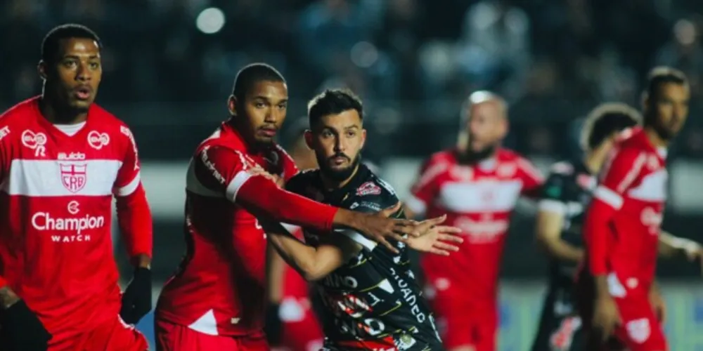 Derrota em casa provoca letígiio entre a torcida e o time alvinegro