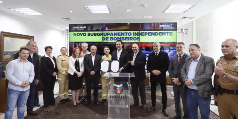 Governador Carlos Massa Ratinho Junior, assinou a criação do novo subgrupamento independente de bombeiros do municipio de Irati