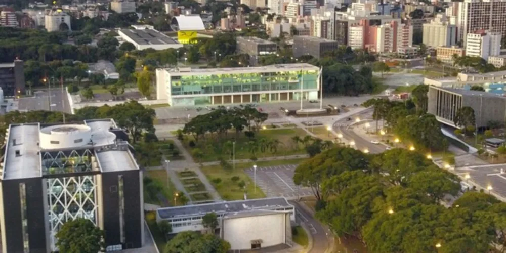 Lei pode causar rombo bilionário nas contas do Paraná