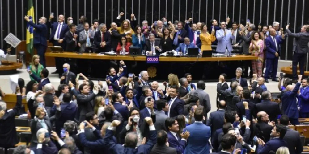 Valor mínimo inicial para os enfermeiros será de R$ 4.750, a ser pago nacionalmente tanto em hospitais públicos e quanto em privados