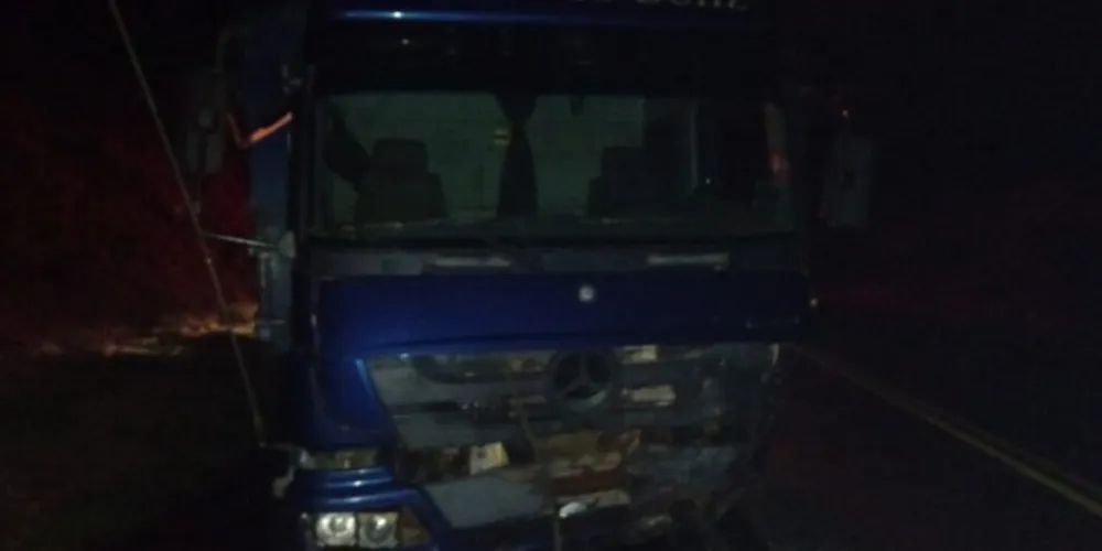 Caminhão teve apenas danos materiais leves