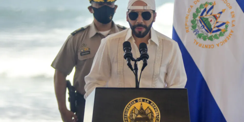 Nayib Bukele, havia oficializado a adoção do bitcoin como moeda nacional