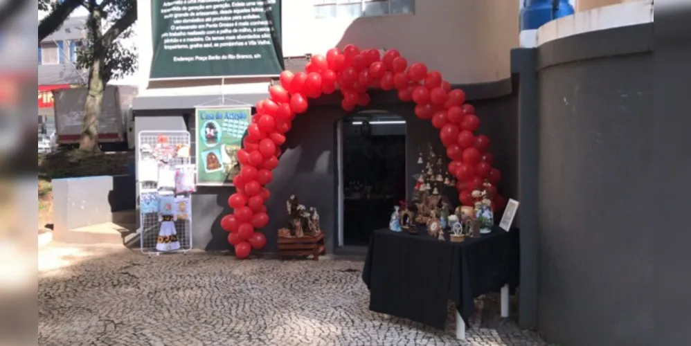 Loja está instalada na Concha Acústica, na Praça Barão do Rio Branco