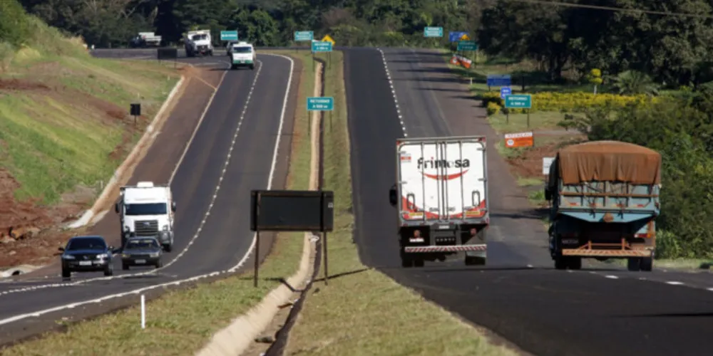 A medida visa aumentar a segurança para condutores e diminuir os danos ao pavimento causados por veículos com excesso de carga